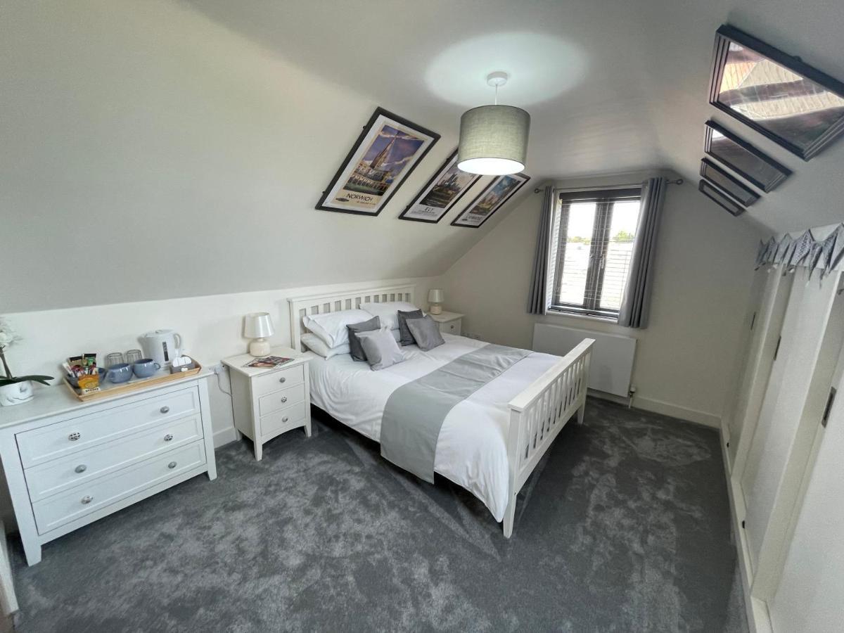 The Top Floor Stretham Экстерьер фото