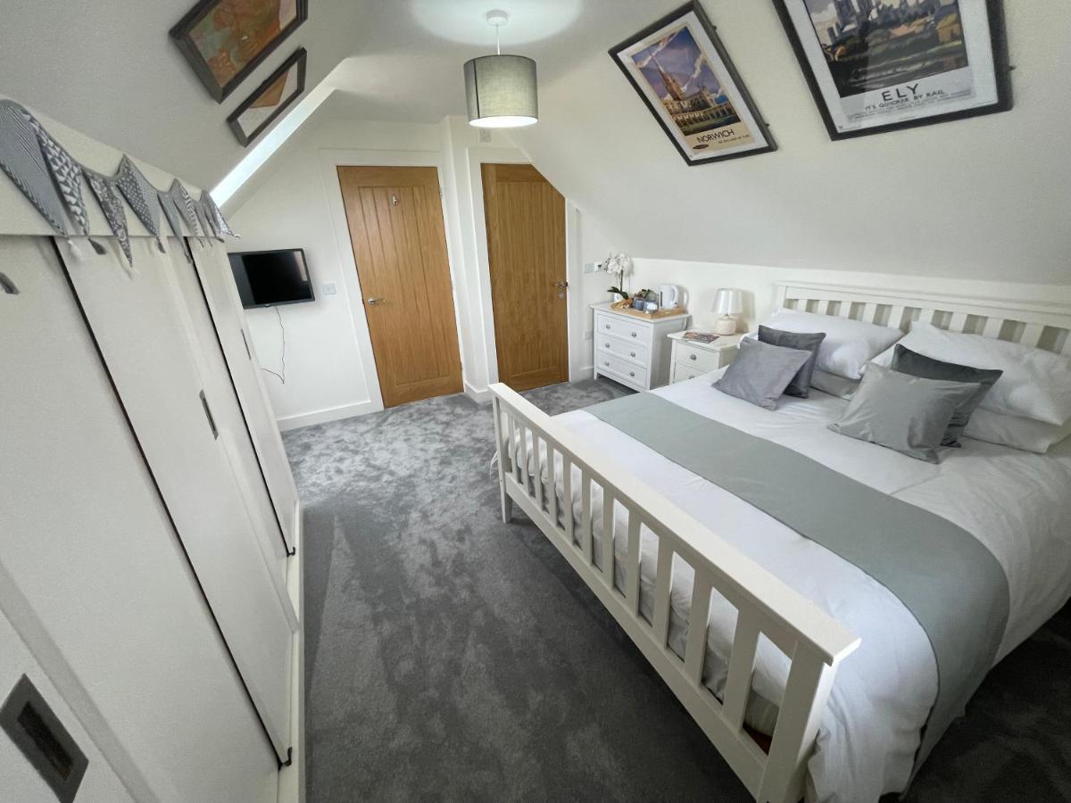 The Top Floor Stretham Экстерьер фото