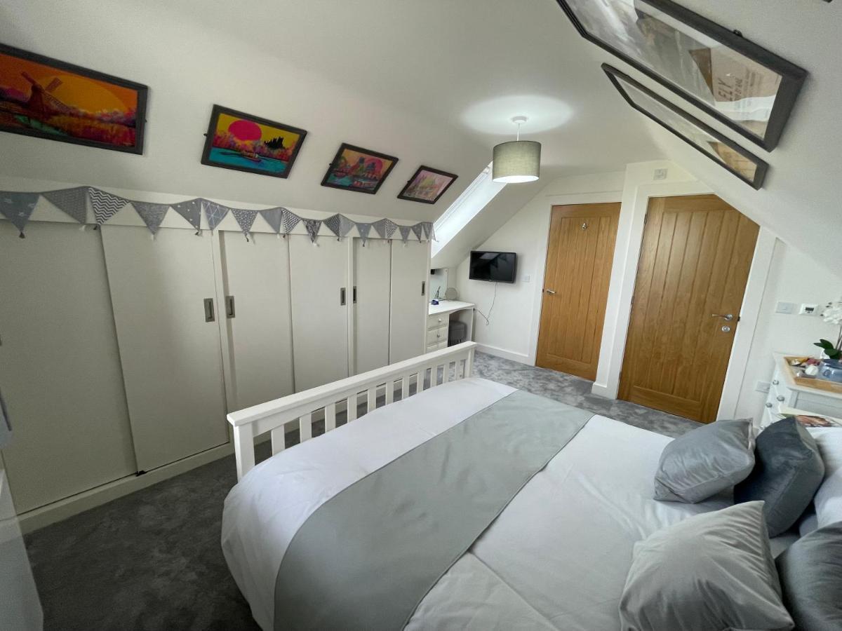 The Top Floor Stretham Экстерьер фото